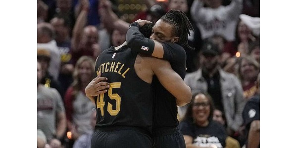 Donovan Mitchell mène à nouveau les Cavaliers de Cleveland au deuxième tour des séries éliminatoires